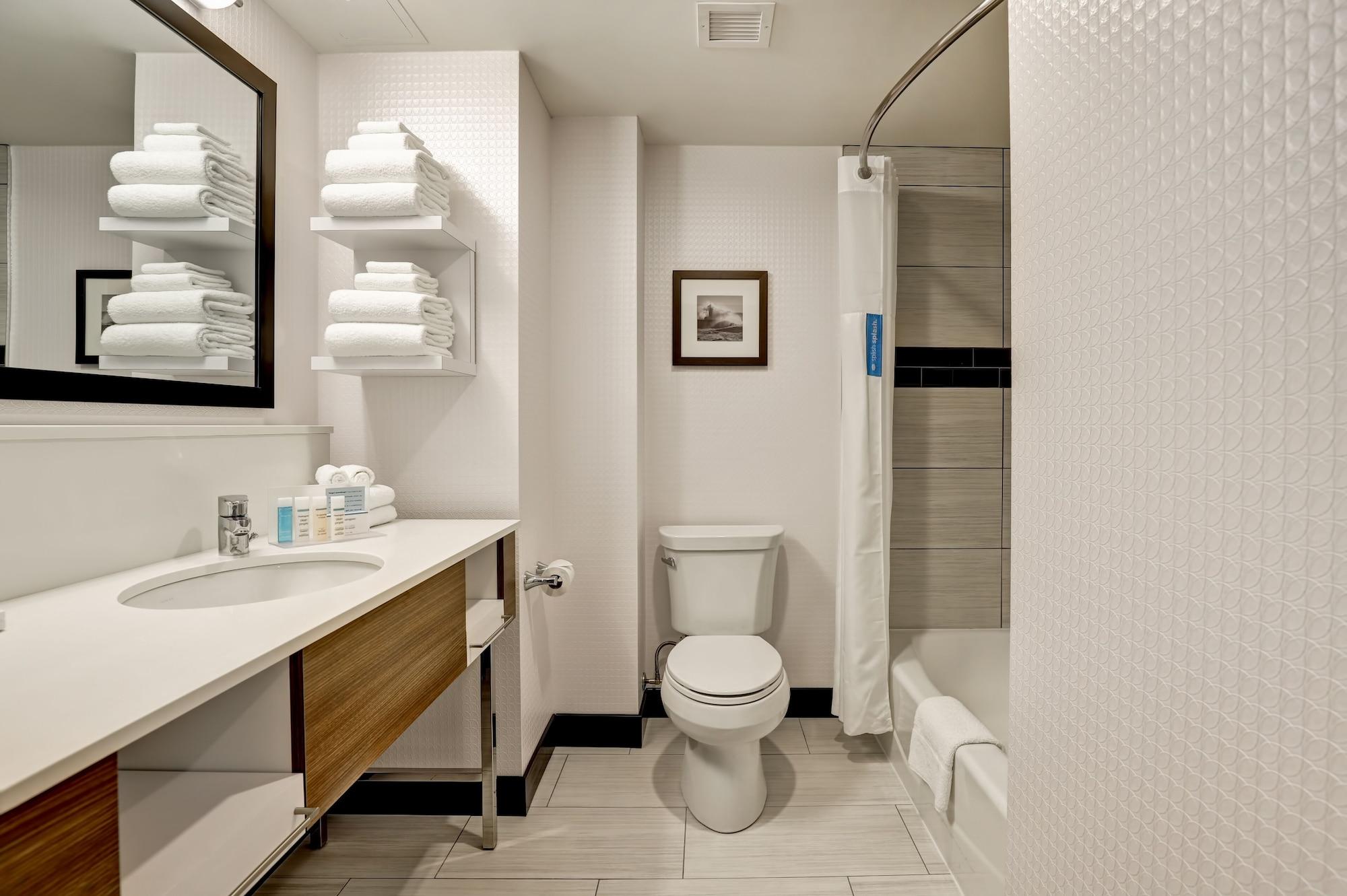 Hampton By Hilton 3*